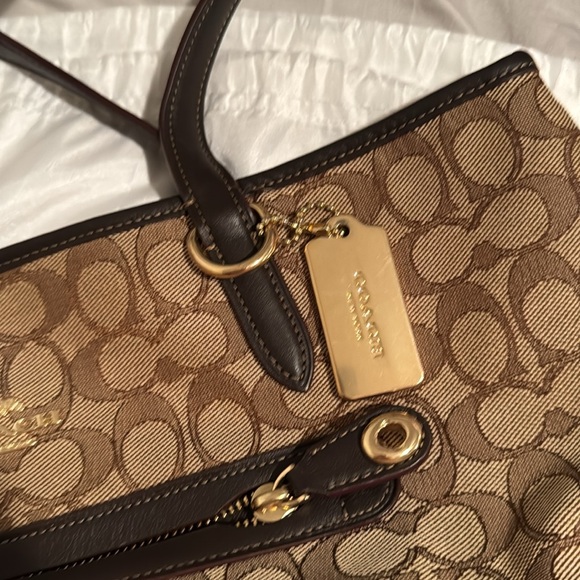 Coach purse - Picture 3 of 7